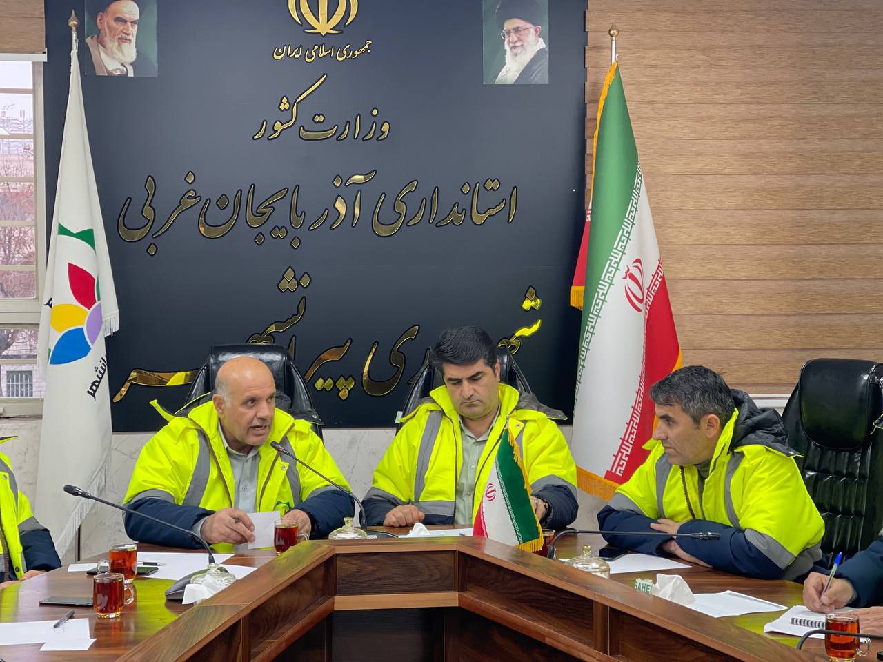 جلسه ستاد مدیریت بحران شهرداری پیرانشهر با اعلام وضعیت نارنجی برگزار شد.