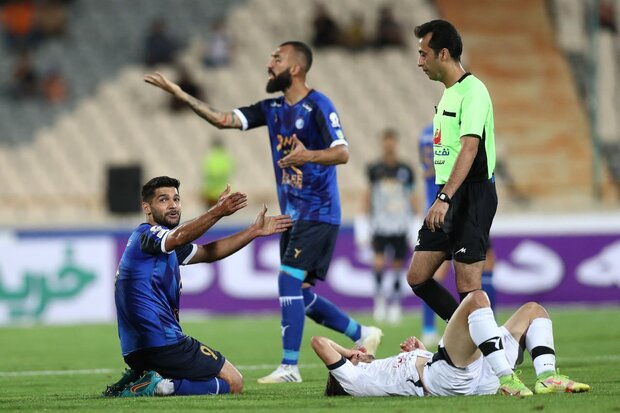 اعتراض استقلال به سازمان لیگ فوتبال/ قربانی اشتباه داوران شده‌ایم