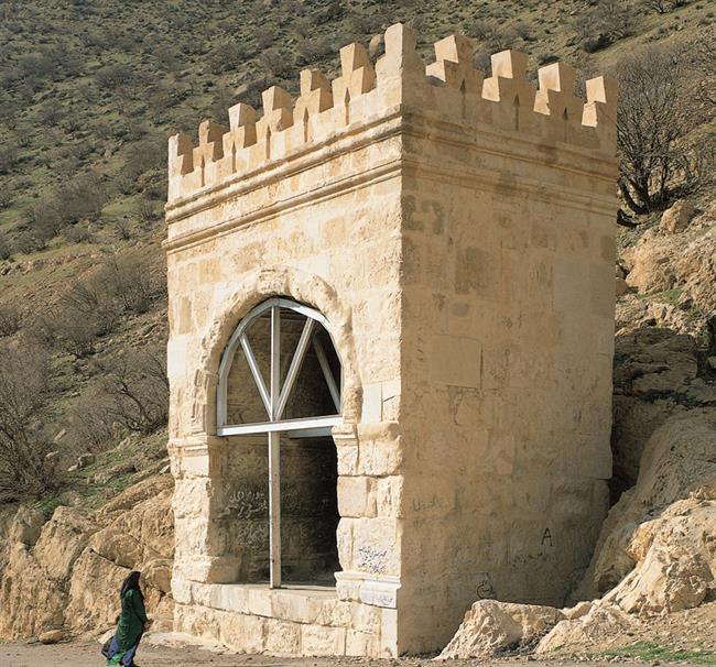 دانستنی هایی درباره بنای طاق گرا کرمانشاه