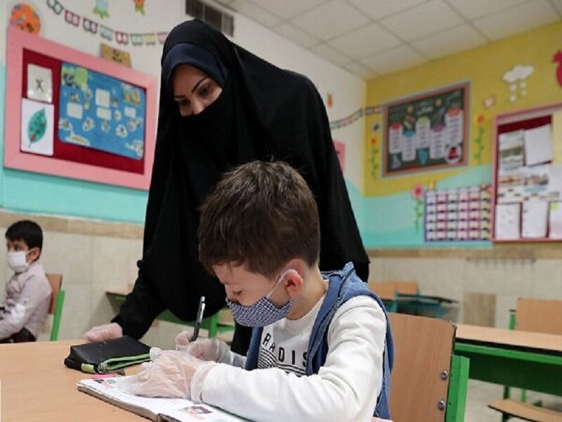 آموزش دانش‌آموزان ابتدایی کردستان ترکیبی از حضوری و مجازی است