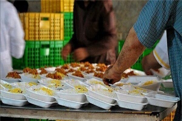 ۵۰۰۰ پرس غذای گرم در بین نیازمندان کردستانی توزیع شد