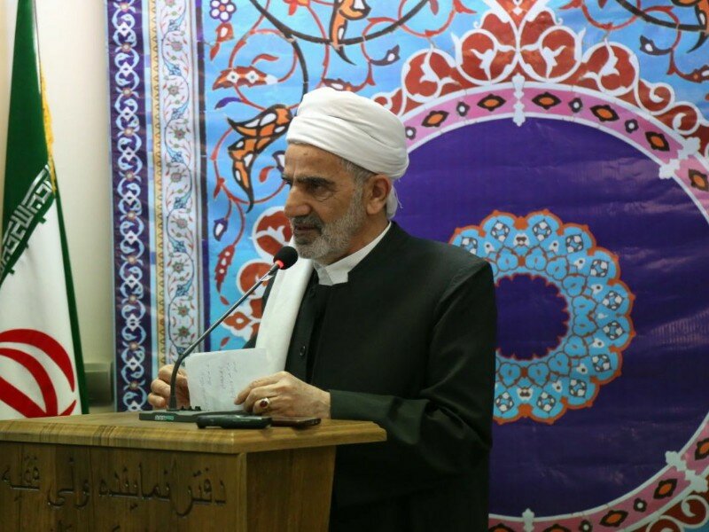 مردم کردستان وفادار به نظام اسلامی وفرامین رهبر معظم انقلاب هستند