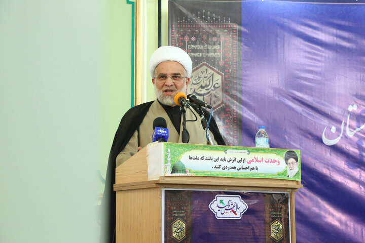 نماینده ولی فقیه در کردستان: همه مدیون شهدا هستیم