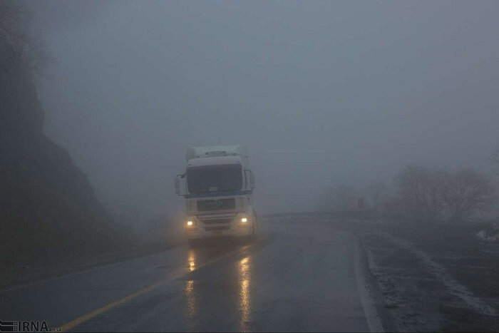 مه، برخی محورهای کردستان را فرا گرفته است