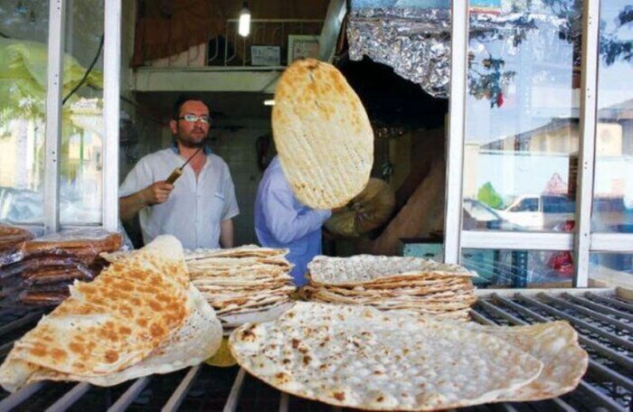 ۴۰ نانوایی در سنندج نان صلواتی توزیع می‌کنند