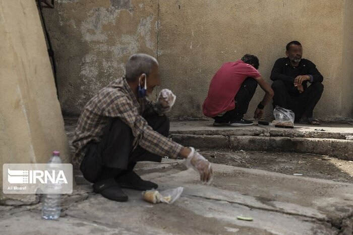 زندگی با کرونا زیر سقف آسمان