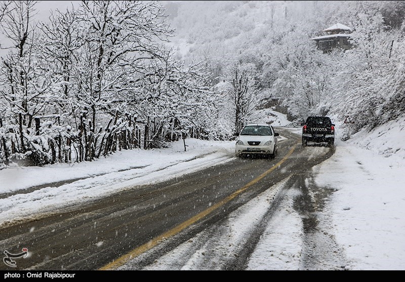 بارش برف و باران در اکثر محورهای غربی و شمالی کشور