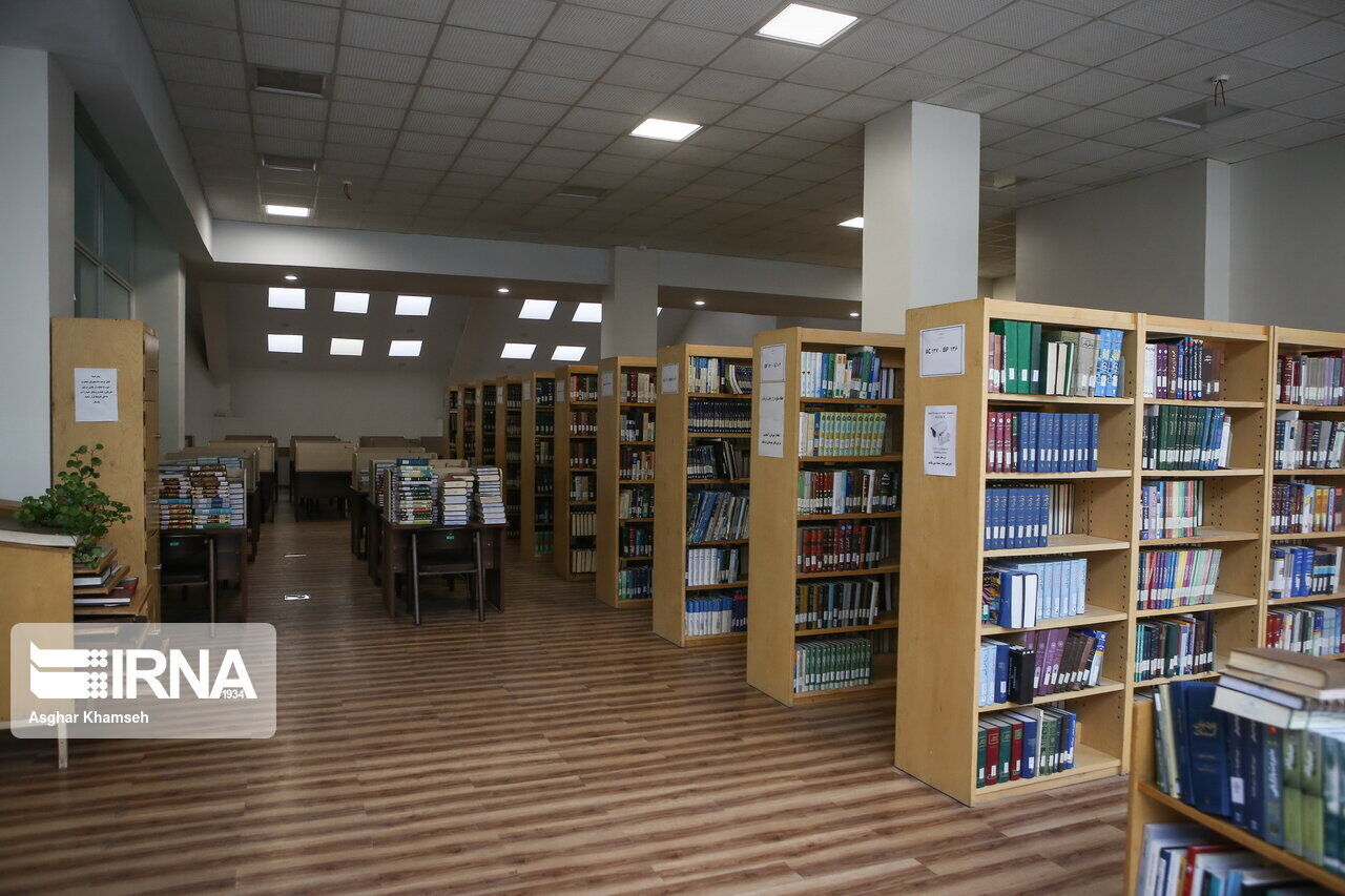 بیش از ۶۰۰ جلد کتاب مهمان منازل کردستانی‌ها شد