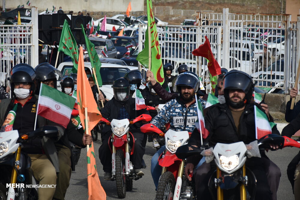 راهپیمایی موتوری و خودرویی مردم سنندج در گرامیداشت ۲۲ بهمن