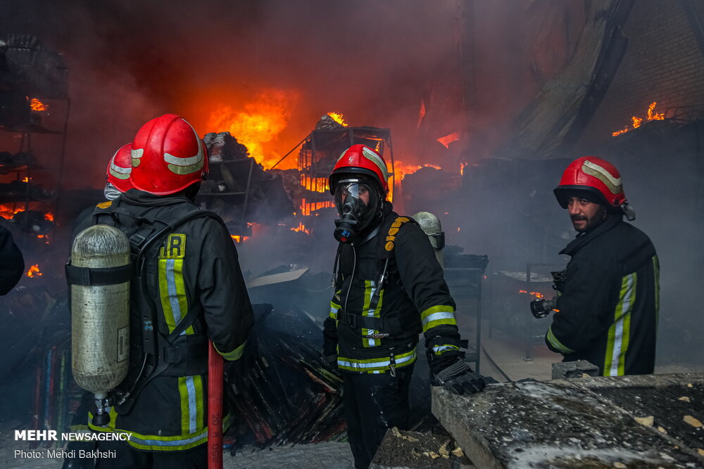 آتش سوزی انبار لوازم التحریر در قم