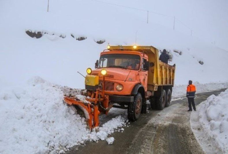 بیش از چهار هزار کیلومتر جاده‌های اصلی کردستان برفروبی شد