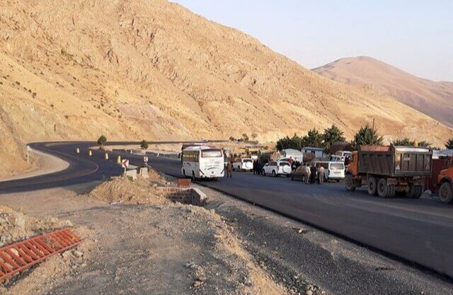 توقف خودرو در جاده صلوات آباد سنندج ممنوع است