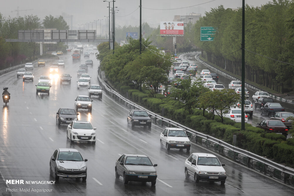 محورهای ۶ استان برفی و بارانی است/ تردد روان در تمامی جادهها