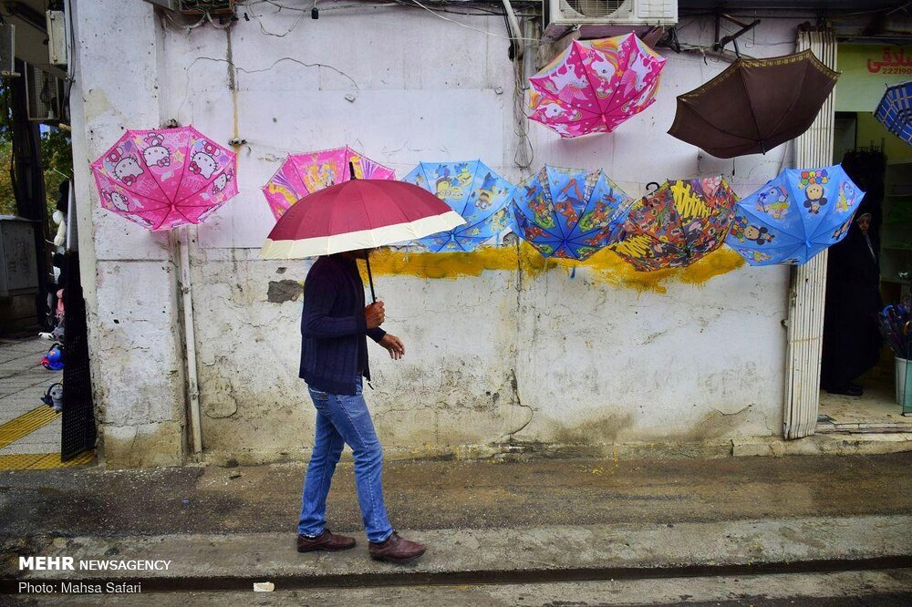 کاهش ۶ تا ۱۲ درجه‌ای دمای هوا در شمال کشور/ ۷ استان بارانی است