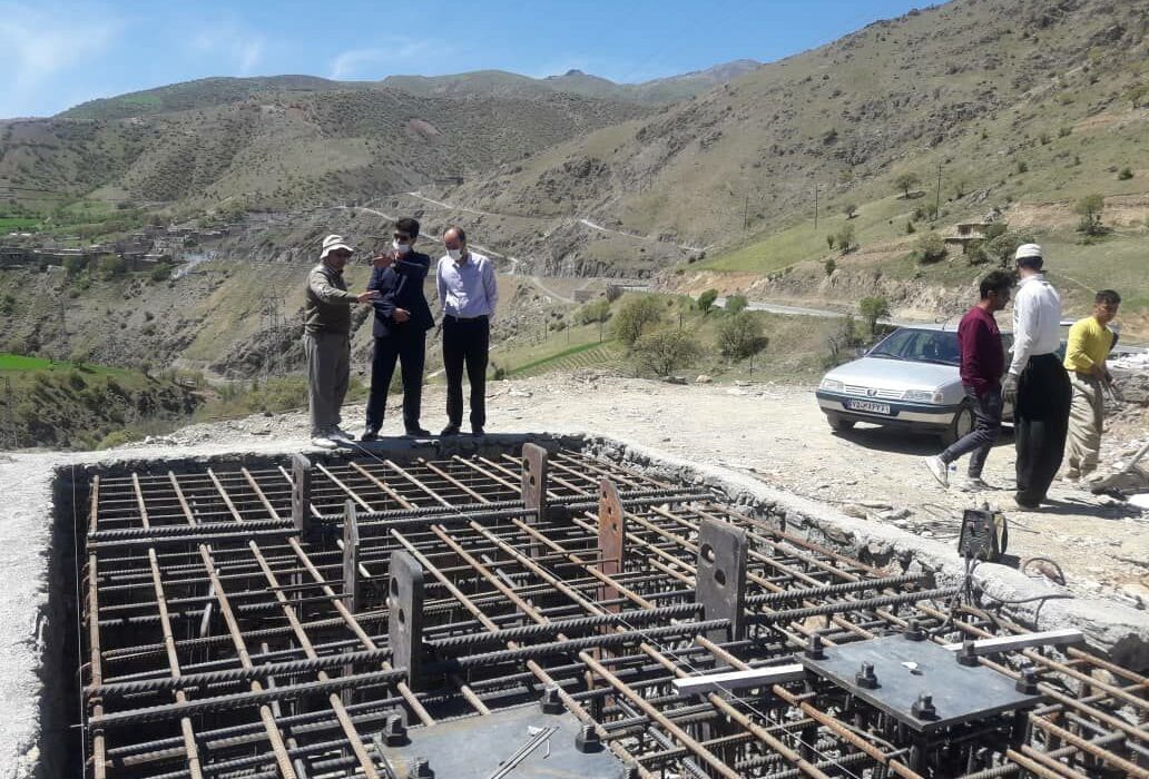 احداث بزرگترین پل شیشه‌ای معلق خاورمیانه در روستای نگل سنندج آغاز شد