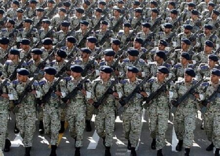 استاندار و فرمانده انتظامی کردستان روز ارتش را تبریک گفتند