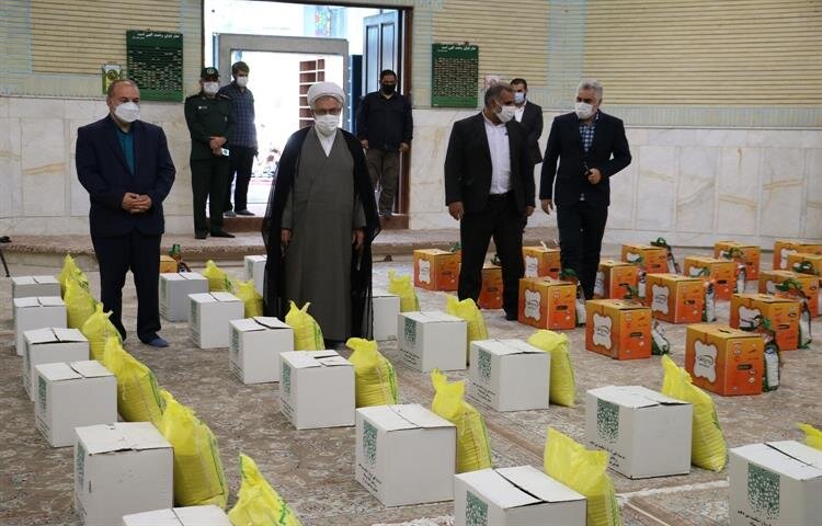 اهدای ۲۰۰ بسته معیشتی به خانوادههای زندانیان