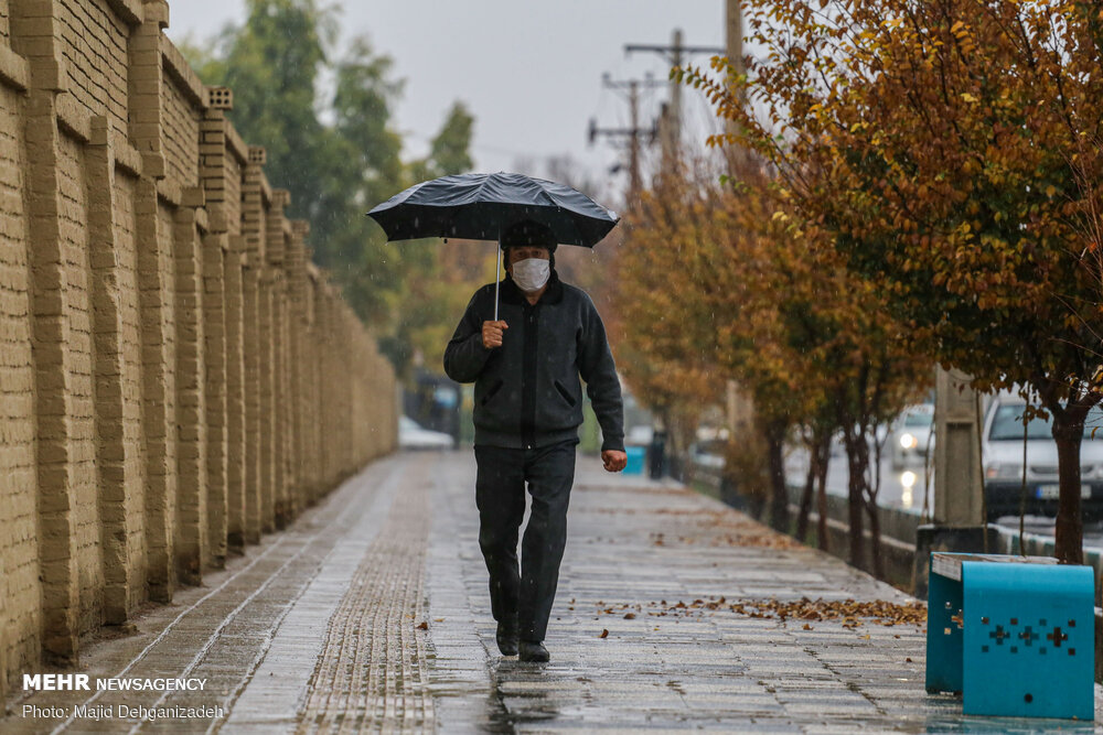اکثر نقاط ایران بارانی است/ پیش‌بینی وزش باد در تهران