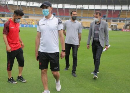 بازدید سرمربی و بازیکن باتجربه پرسپولیس از ورزشگاه