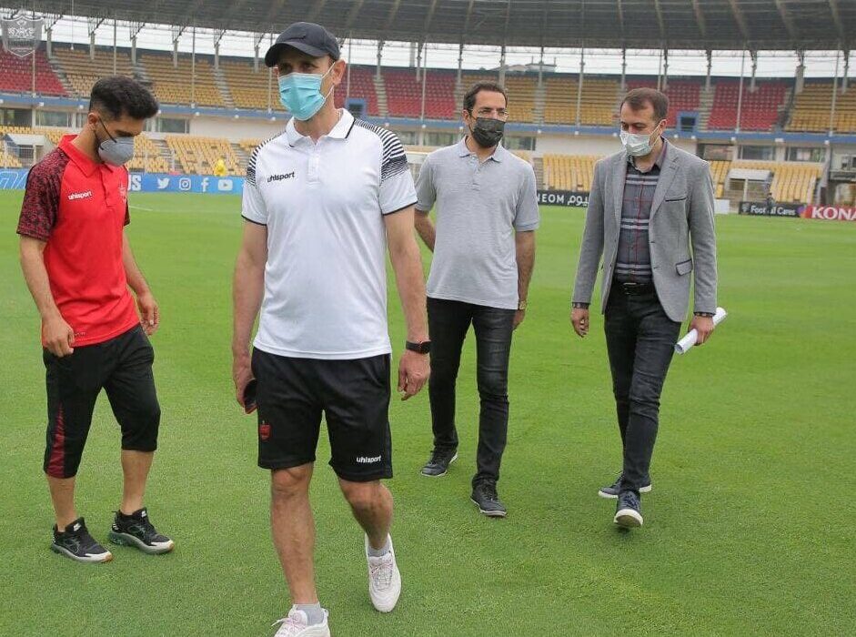 بازدید سرمربی و بازیکن باتجربه پرسپولیس از ورزشگاه