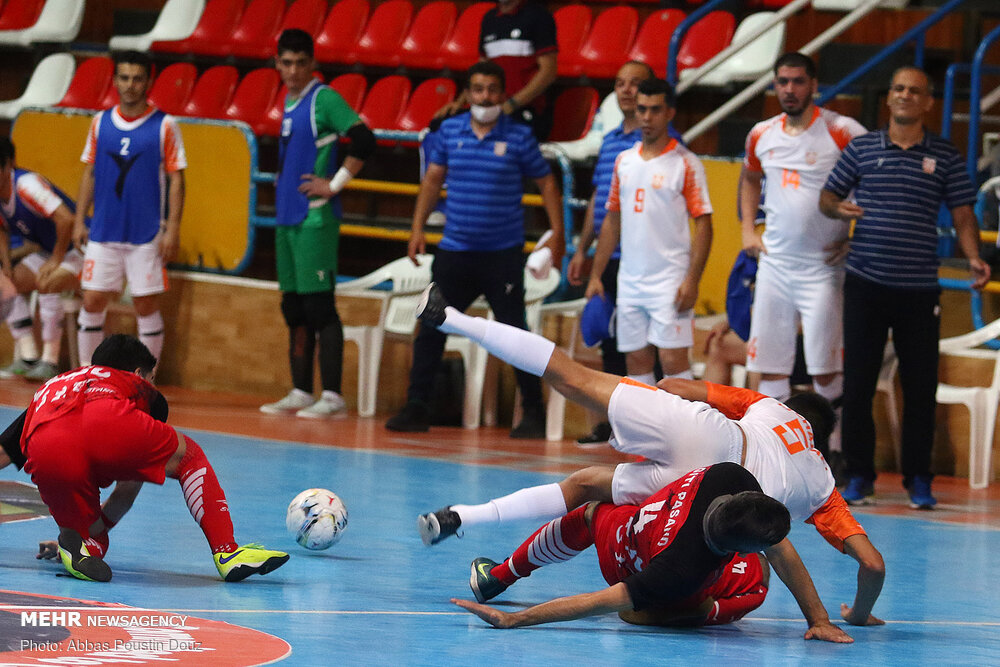بازی جنجالی در لیگ برتر فوتسال/ پنالتی سن ایچ با ۶ بازیکن سوخت!