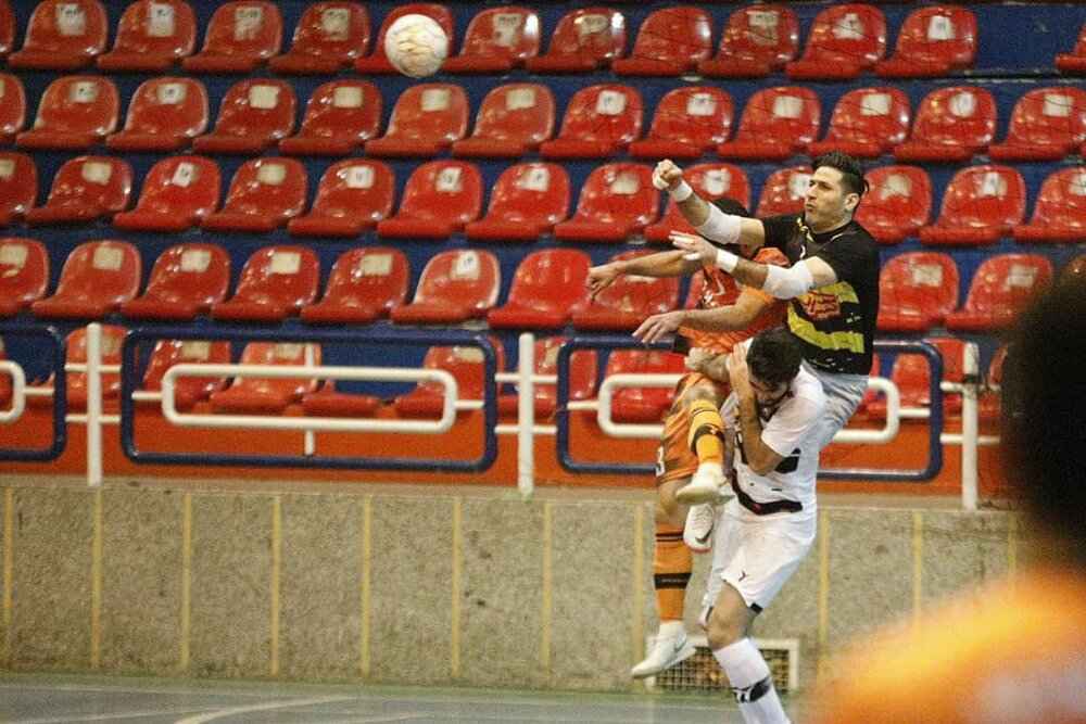 برد دراماتیک مس و شکست کراپ مقابل گیتی پسند/ سن ایچ صدرنشین ماند