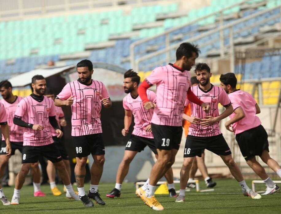 جلسه فنی یحیی با بازیکنان قبل از شروع تمرین پرسپولیس