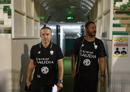 حمله هواداران الاهلی عربستان به سرمربی این تیم