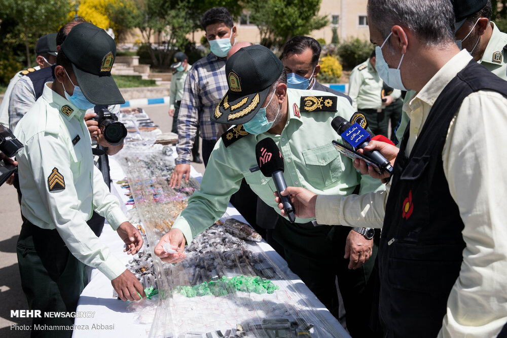 دستگیری ۳۵ قاچاقچی دانه درشت/ کشف بزرگترین محموله شیشه در پایتخت