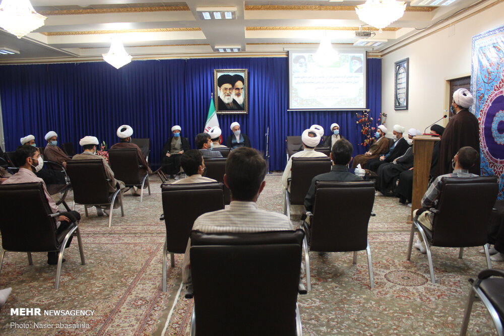 دیدار گروه جهادی حوزه های علمیه با نماینده ولی فقیه در کردستان