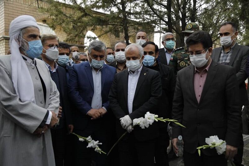 رییس بنیاد شهید به مقام شامخ شهدای سنندج ادای احترام کرد
