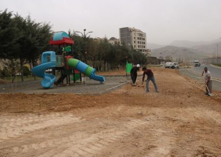 عملیات احداث بیش از چهار هزار مترمربع فضای سبز در سنندج آغاز شد