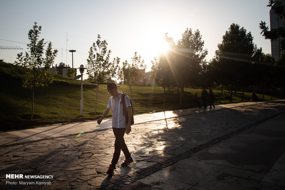 هوای پایتخت قابل قبول است/ فردا گرمتر میشود