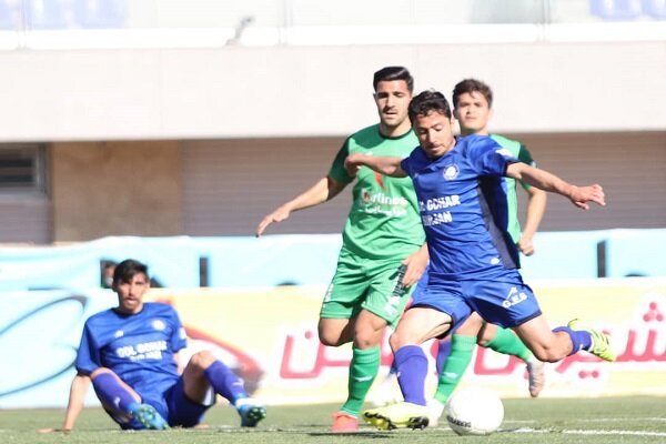 پیروزی گلگهر برابر ماشینسازی/ صعود چهار پلهای با هت تریک شاکری