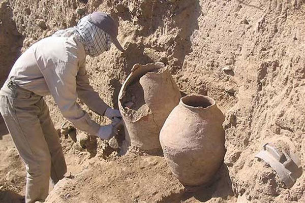 چهار غارتگر میراث فرهنگی در دهگلان دستگیر شدند