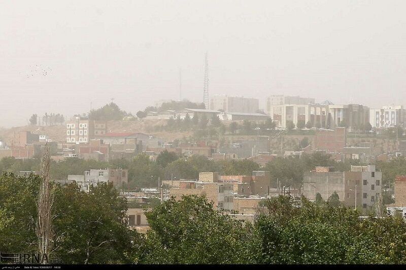 گرد و خاک آسمان کردستان را فرا گرفت