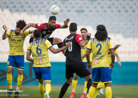 گل‌نزدن پرسپولیسی‌ها جای نگرانی ندارد/ حق با گل‌محمدی بود