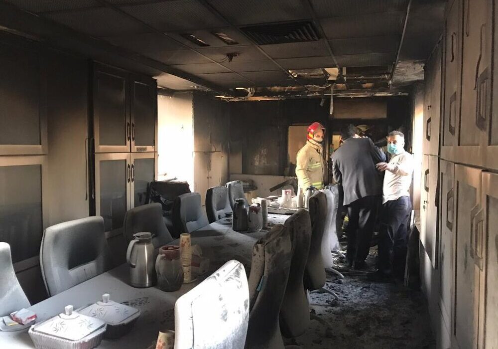 آتش سوزی در بخش اداری بیمارستان بقیه الله/ حادثه مصدومی نداشت