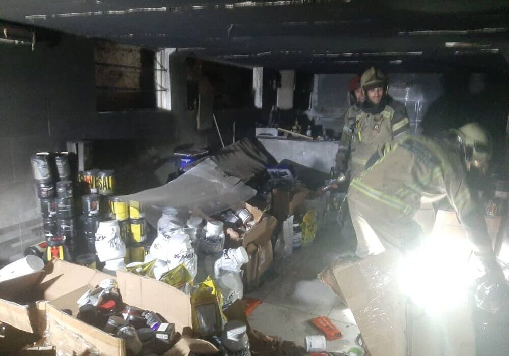 آتش سوزی در پامنار/ نجات یک جوان ۳۵ ساله