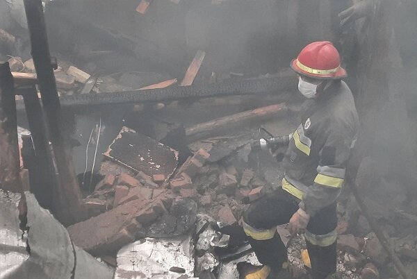 آتشسوزی در اهر؛ یک واحد مسکونی تخریب شد