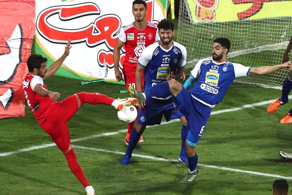 آمار عملکرد سرخابیها در دربیهای اردیبهشتی/ برتری با آبیپوشان!