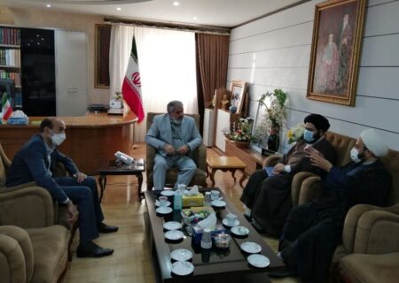 استاندار کردستان: وقف نقش مهمی در حل مشکلات جامعه دارد