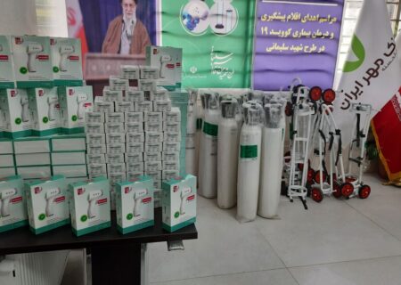بانک مهر ایران ۳۸۶ قلم تجهیزات پزشکی به کردستان اهدا کرد