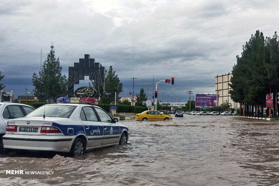 بهره برداری از ۲ پروژه جمع آوری و هدایت آبهای سطحی در میدان آزادی
