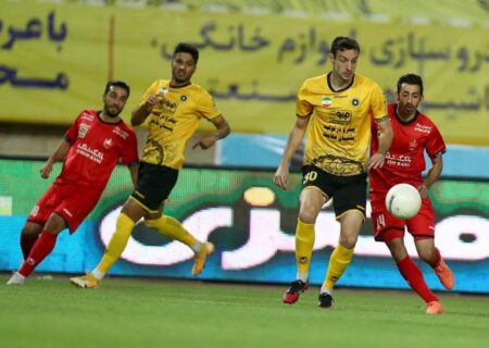 تساوی پرسپولیس و سپاهان در نیمه اول با درخشش یک «پیام»