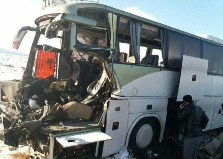 تصادف پراید و اتوبوس در جاده دیواندره – بیجار ۲ کشته برجا گذاشت