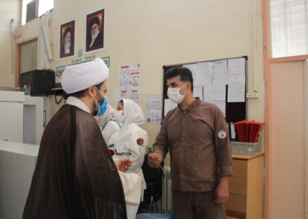 تقدیر طلاب کردستانی از کارکنان بخش کرونا بیمارستان های سنندج