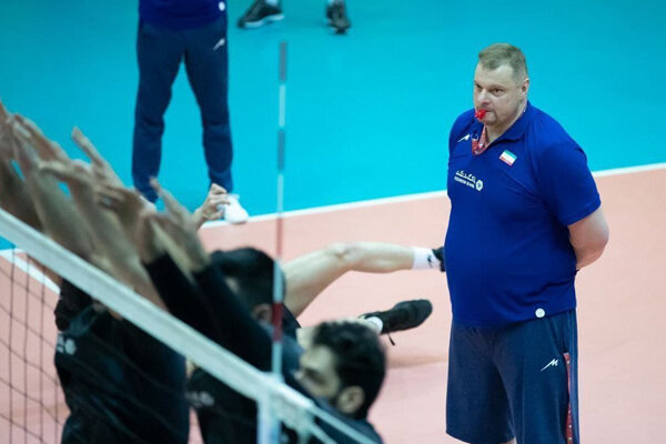 سرمربی تیم ملی والیبال ریسک بزرگی کرد/ کریمی به حال خود رها نشود