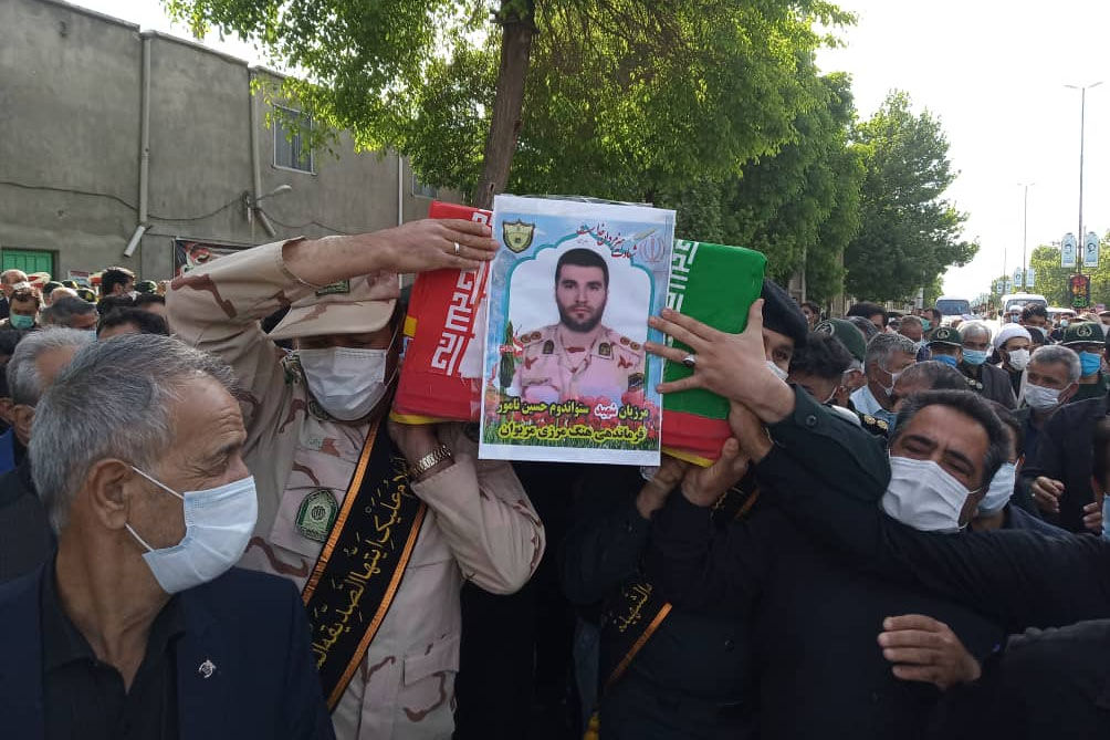 شهید مرزبان هنگ مرزی مریوان در قروه تشییع شد