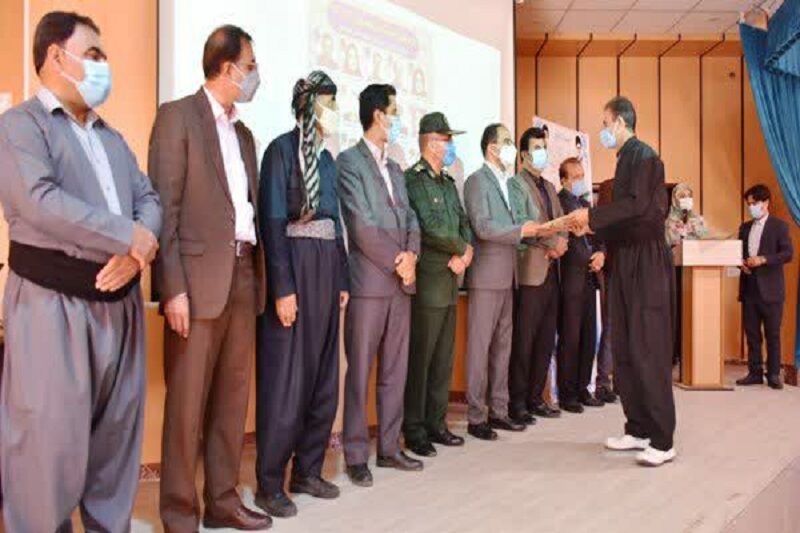 معلمان نمونه آموزش و پرورش دیواندره تجلیل شدند